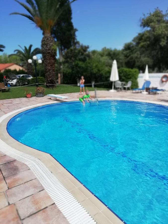 Poseidon Suites By Corfuescapes Агиос Гордиос Екстериор снимка