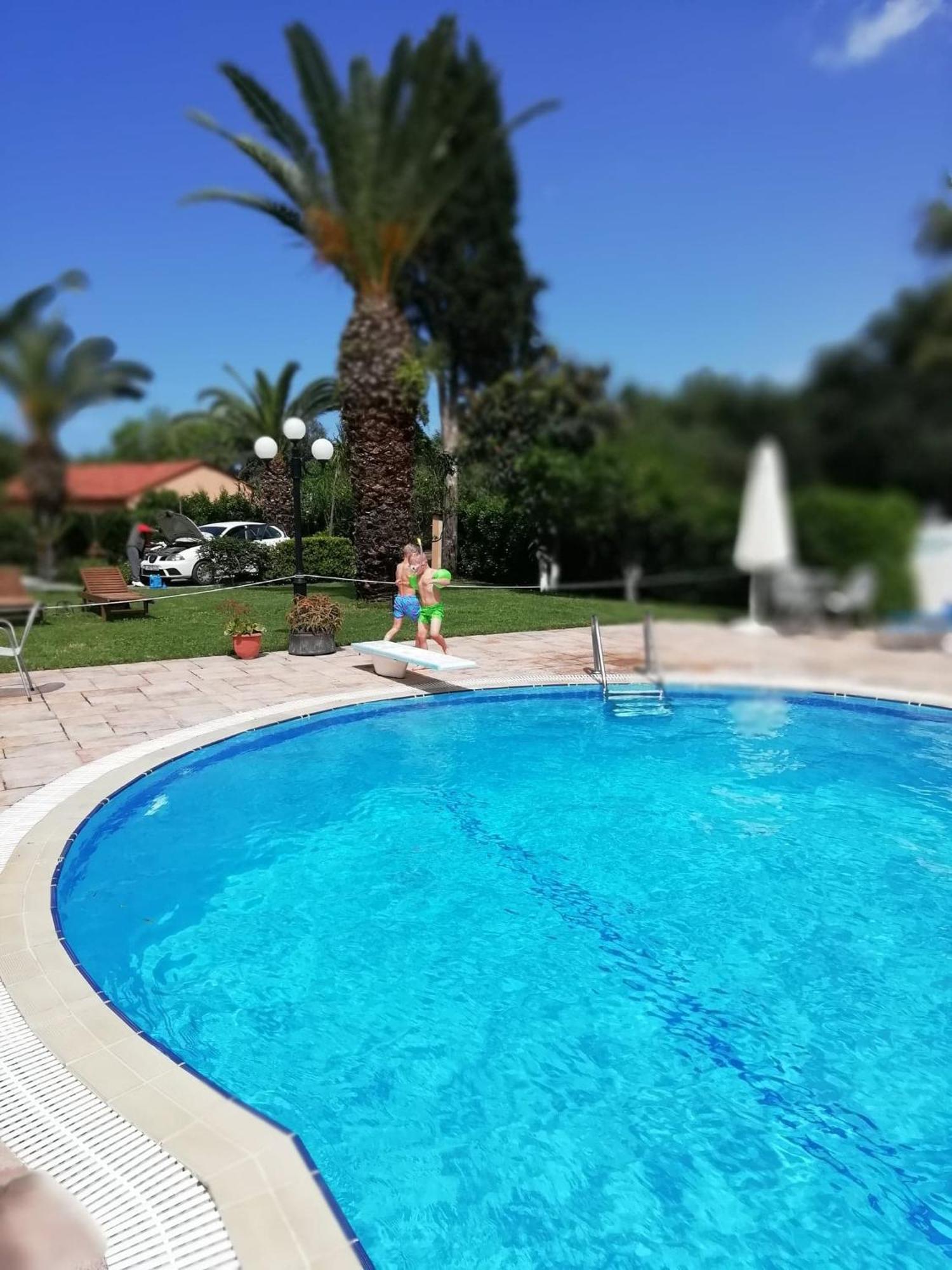 Poseidon Suites By Corfuescapes Агиос Гордиос Екстериор снимка